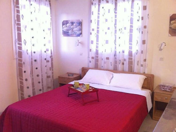 Maravelia Apartments0