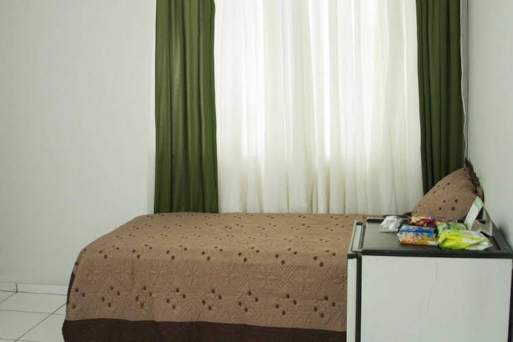 Eduardo Hotel0