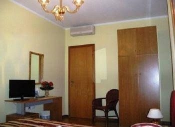 Hotel La Calabrese0