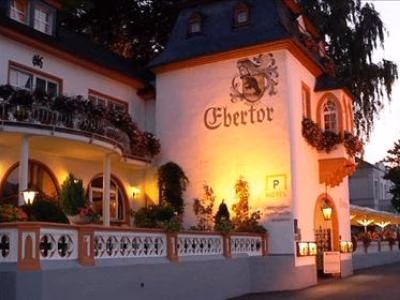 Ebertor1