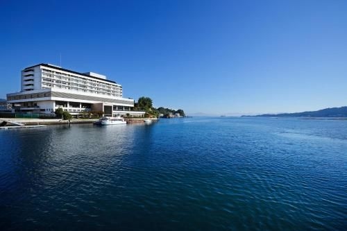 อากิ แกรนด์ โฮเต็ล แอนด์ สปา (Aki Grand Hotel & Spa)1
