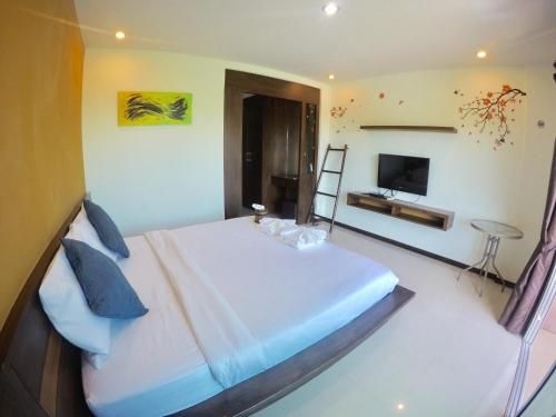 Benjamas Place3