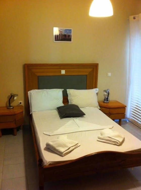 Manias Apartments0