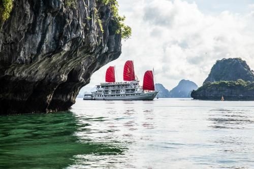 Syrena Cruises0