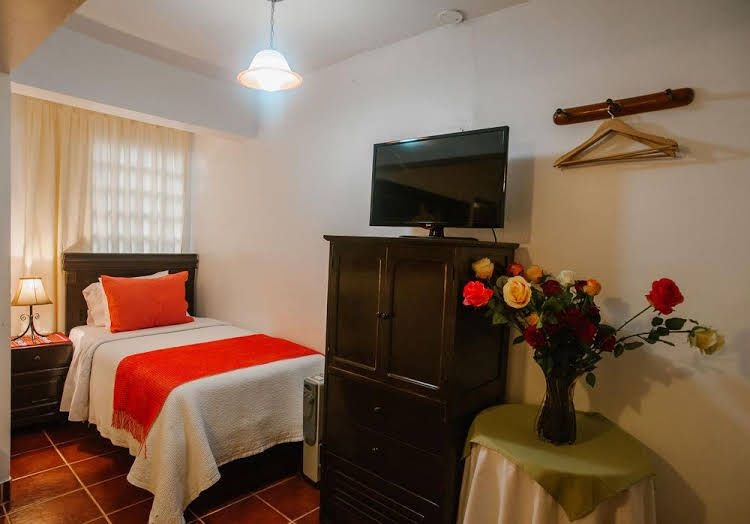 Gringo Bill's Hotel0
