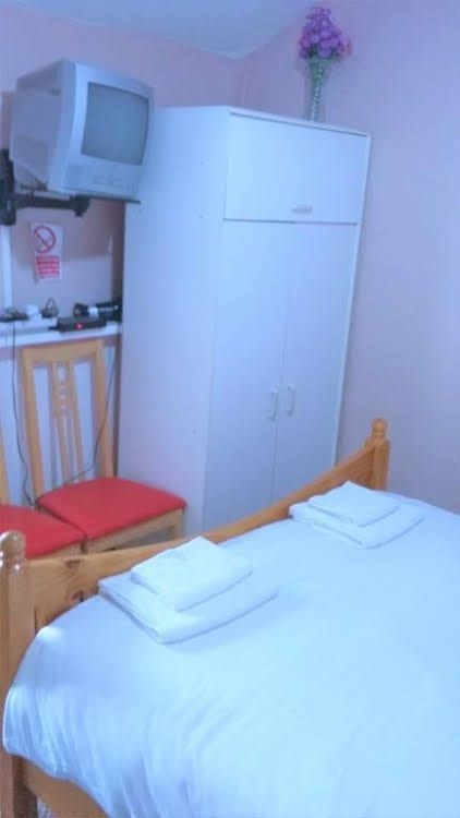 Dalry Guesthouse0
