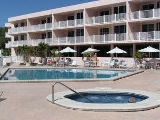 Anna Marie Island Apartments4