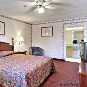 Palace Inn - Channelview0