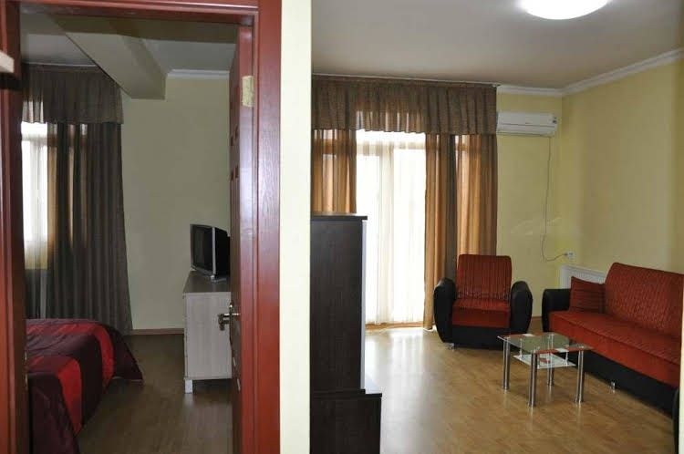 Prestige Hotel0