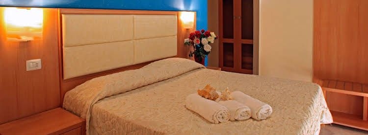 Hotel Ambassador0