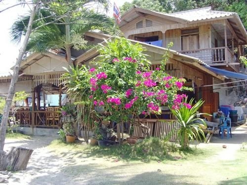 ท้องยาง บังกะโล (Thong Yang Bungalow)0