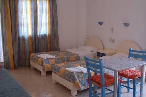 Uncle George Studios & Apartments4