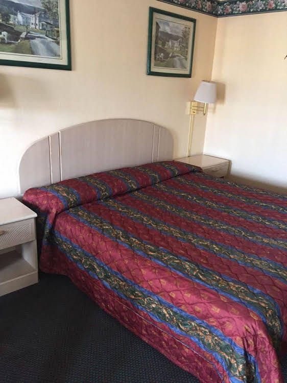 Executive Inn Mercedes0