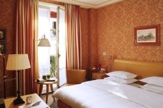 โรงแรมเวสต์เอนด์ (West End Hotel)2