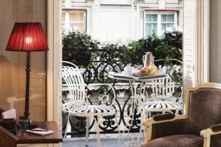 โรงแรมเวสต์เอนด์ (West End Hotel)1