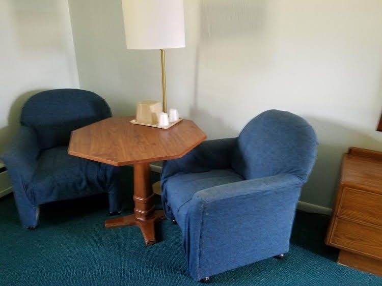 Dollar Inn0