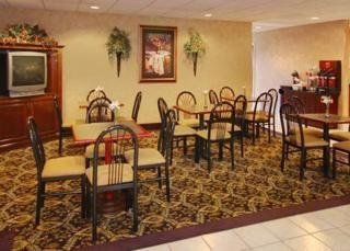 Comfort Suites Airport3