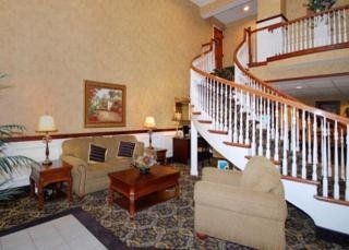 Comfort Suites Airport2