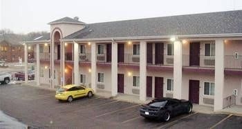 Townhouse Inn & Suites Omaha0