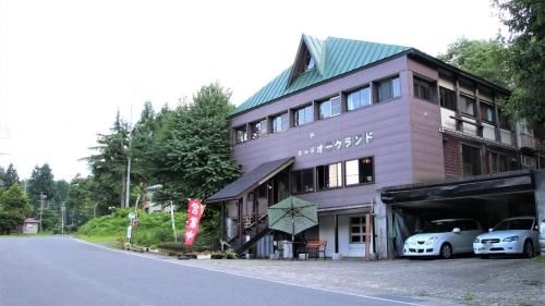 ลอดจ์ โอ๊คแลนด์ (Lodge Oakland)0