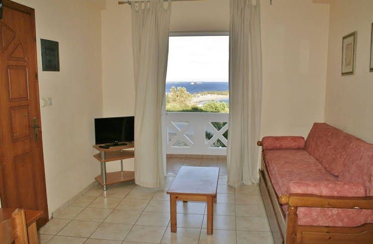 Flisvos Rooms1