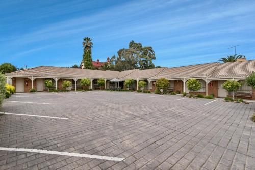 เบนดิโก โกลเดน สแควร์ มอเตอร์ อินน์ (Bendigo Golden Square Motor Inn)1