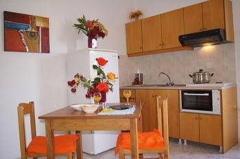 Chrisanthi Studios & Apartments0