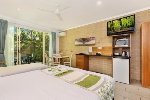 Caboolture Riverlakes Boutique Motel4