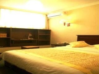 Hutong Inn Zaoyuanju1