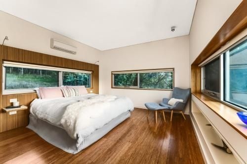 The Buckland Studios (The Buckland - Studio Retreat)1