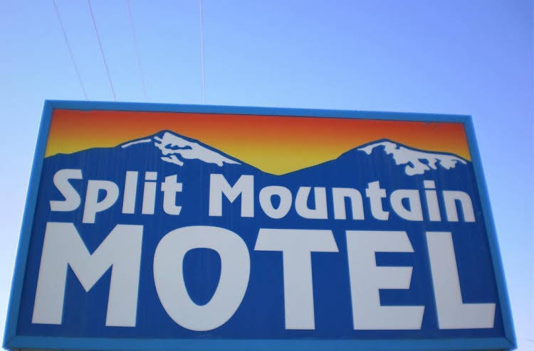 Split Mountain Motel0