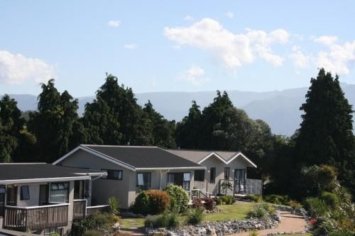 Pohara Beachfront Motel3