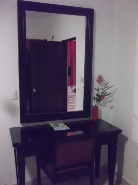 Motel del Rey0