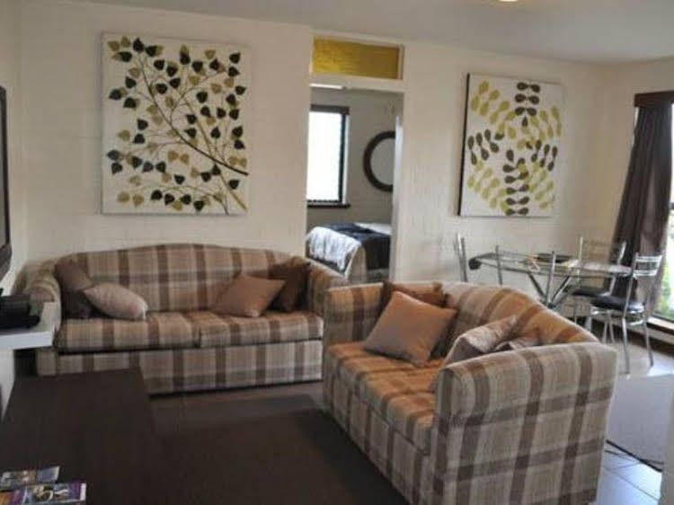 Barrack Apartments0