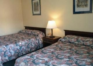 Rodeway Inn & Suites2