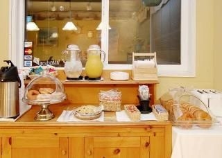 Rodeway Inn & Suites2