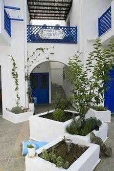 Maganas Hotel0