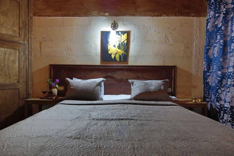 Jerveni Cave Hotel0