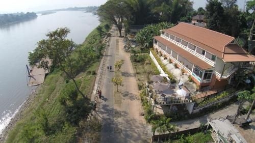 โรงแรมเดย์ วอเตอร์ฟรอนต์ (Day Waterfront Hotel.)0