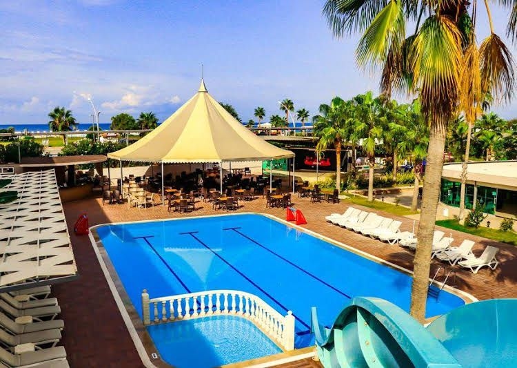 Grand Akca Hotel0