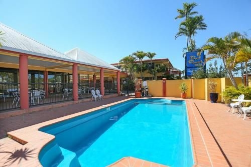 Reef Resort Motel0