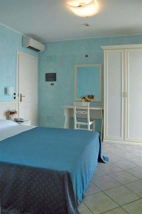 Hotel Capital0
