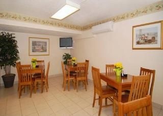Motel 6 Glendale Inn & Suites4
