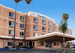 Comfort Inn & Suites0