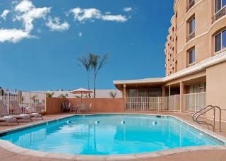 Comfort Inn & Suites2