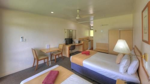 Atherton Motel1