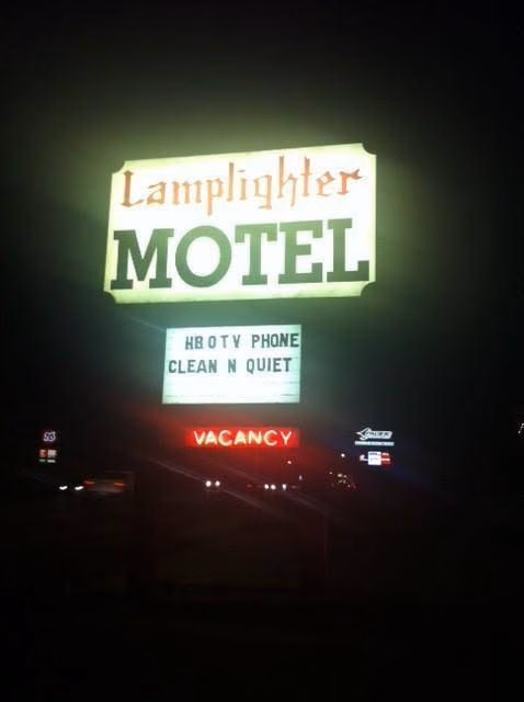 Lamplighter Motel0