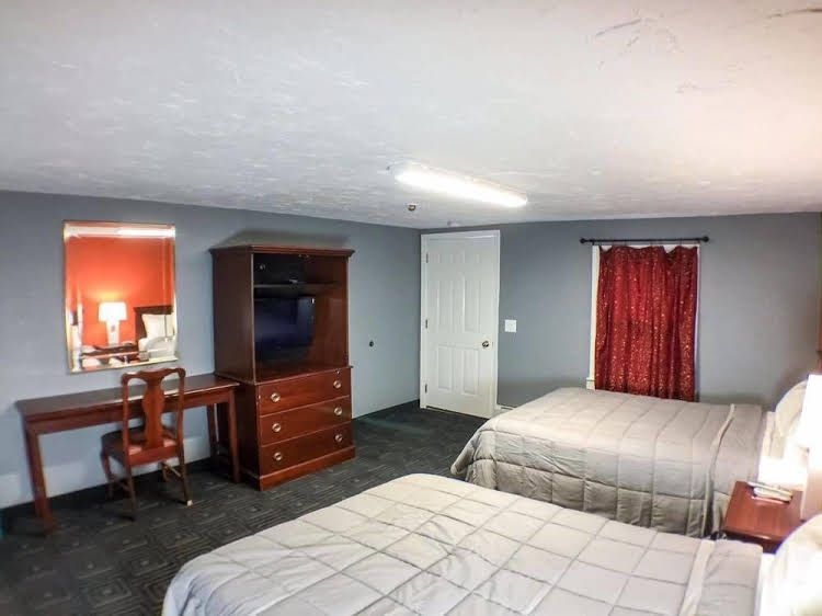 Red Fox Motel0
