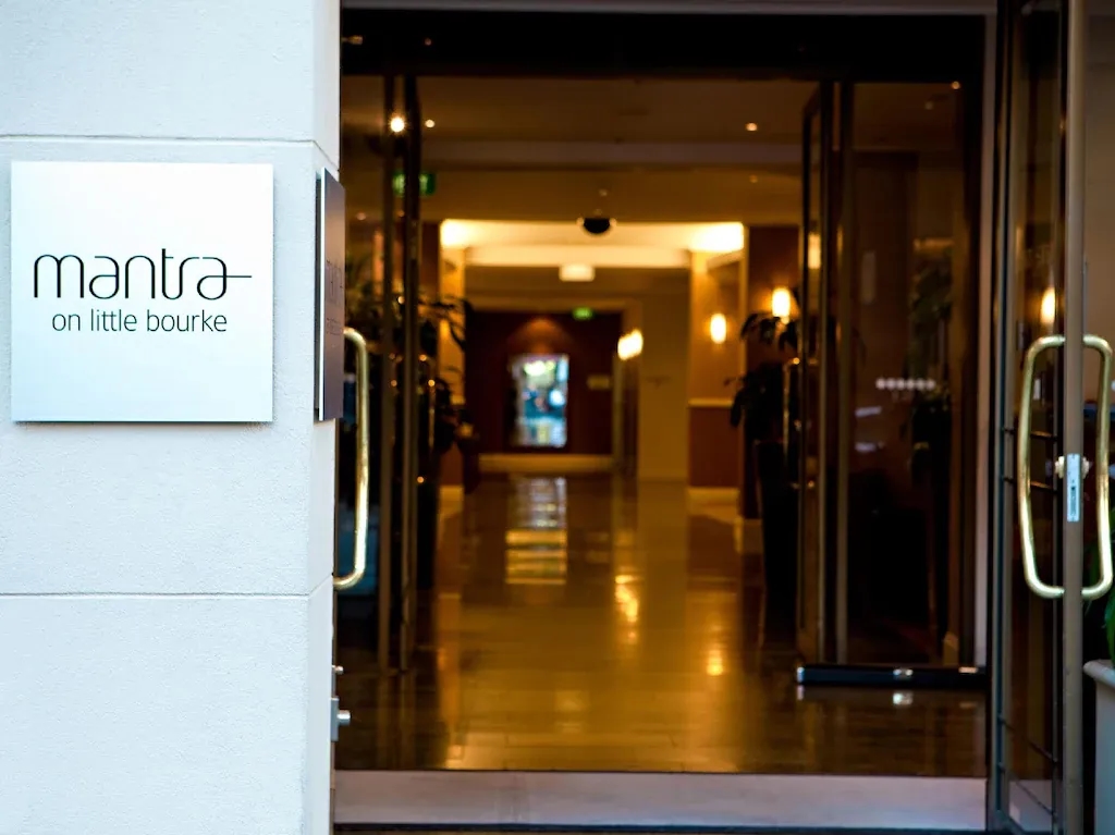 มันตรา ออน ลิตเติล เบิร์ก เมลเบิร์น (Mantra on Little Bourke Melbourne)4
