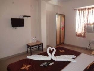 Hotel Deepak0